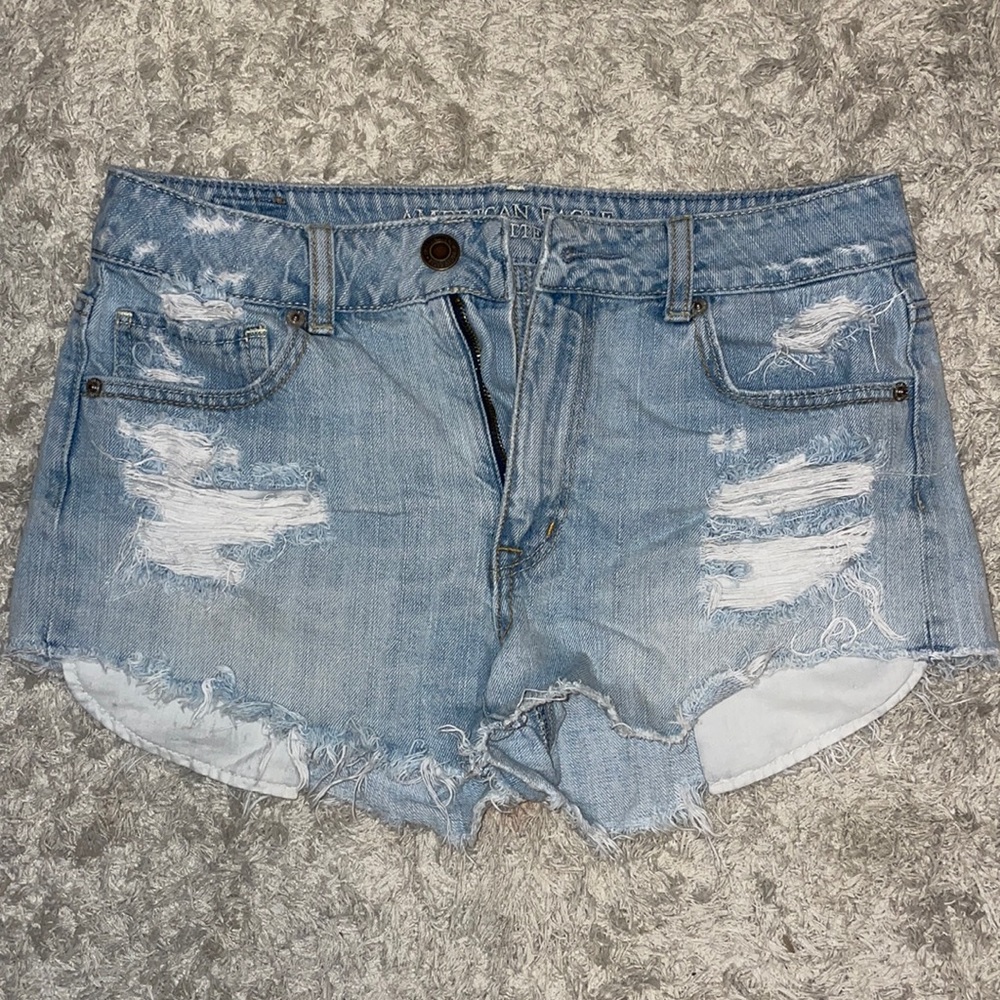 Women’s American Eagle high-waisted distressed shorts